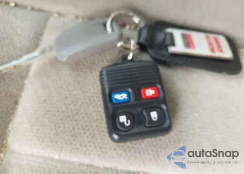 2006 Mercury Grand Marquis Gs из США, поврежденный, VIN 2MEFM74WX6X621261